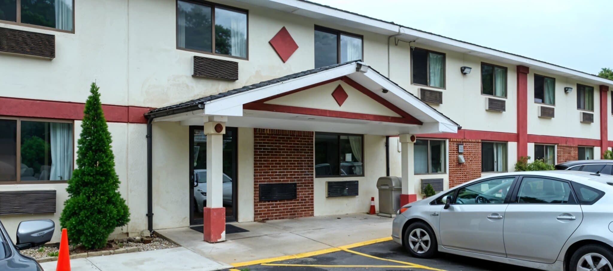 The Gardner Inn exterior hero image